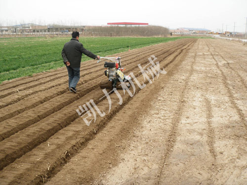 開溝培土機(jī)廠家